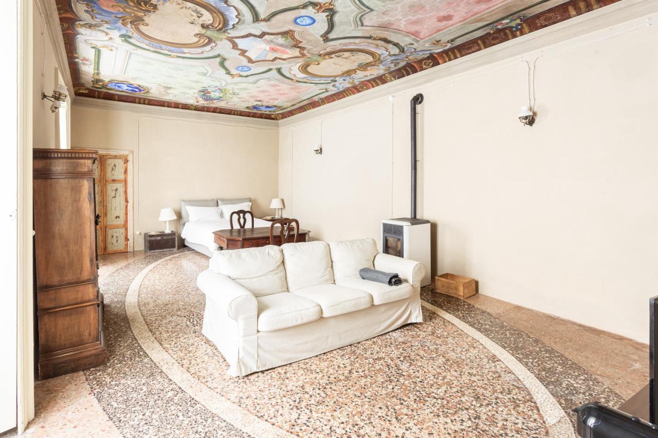 Palazzo Mia By Icasamia It Apartment Castello Cabiaglio Екстериор снимка