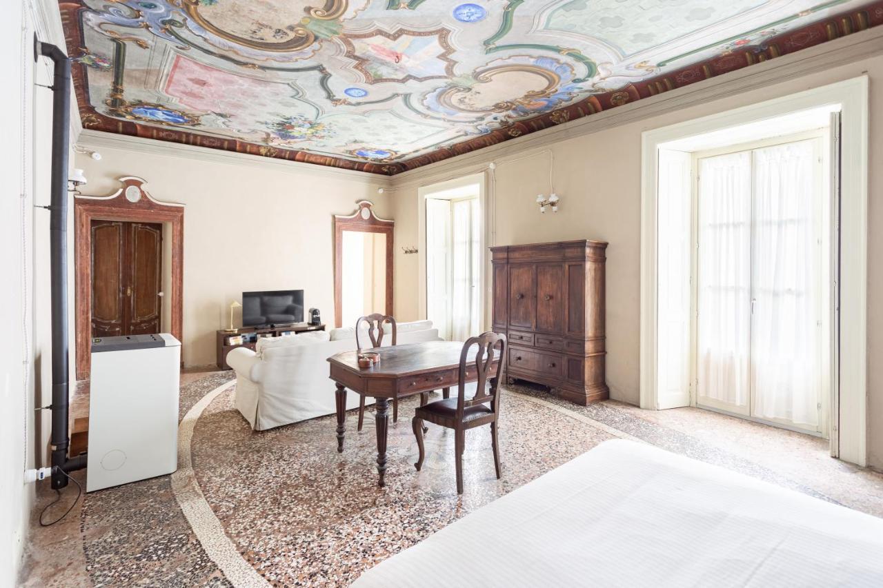 Palazzo Mia By Icasamia It Apartment Castello Cabiaglio Екстериор снимка