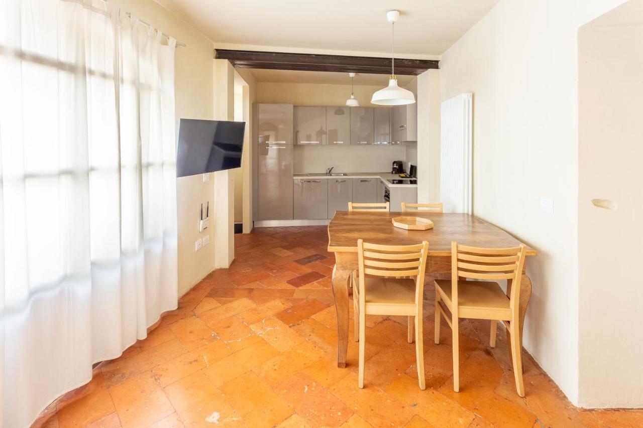 Palazzo Mia By Icasamia It Apartment Castello Cabiaglio Екстериор снимка