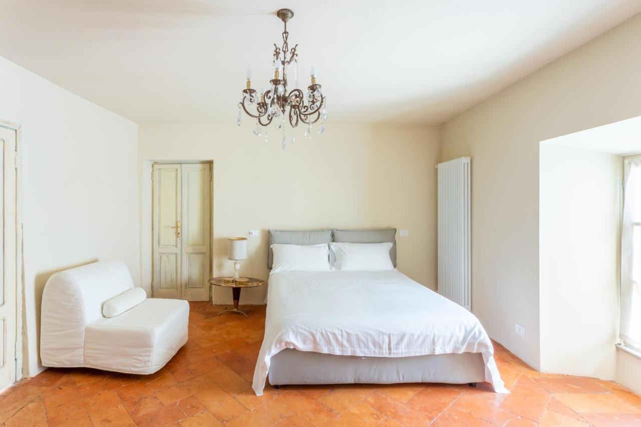 Palazzo Mia By Icasamia It Apartment Castello Cabiaglio Екстериор снимка