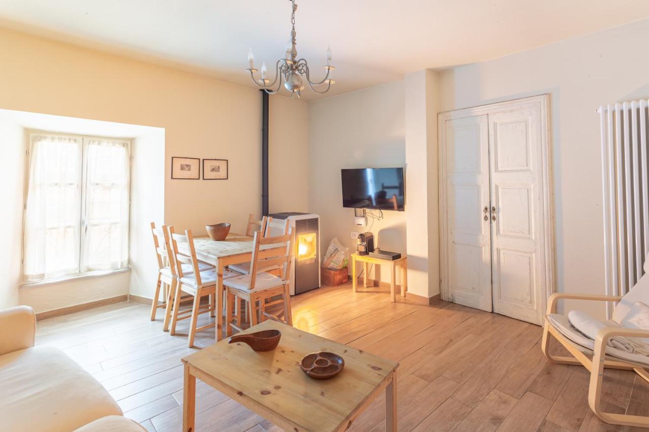 Palazzo Mia By Icasamia It Apartment Castello Cabiaglio Екстериор снимка