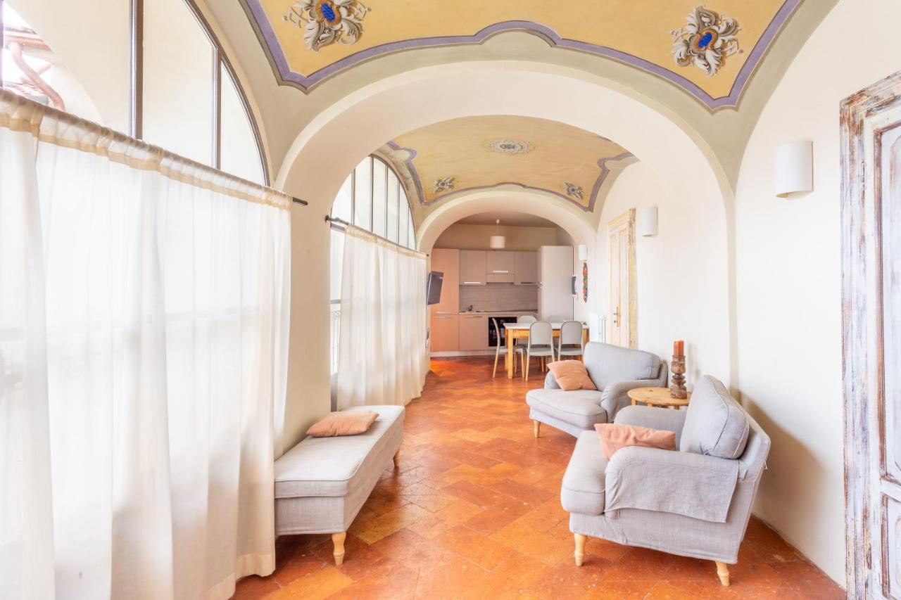 Palazzo Mia By Icasamia It Apartment Castello Cabiaglio Екстериор снимка