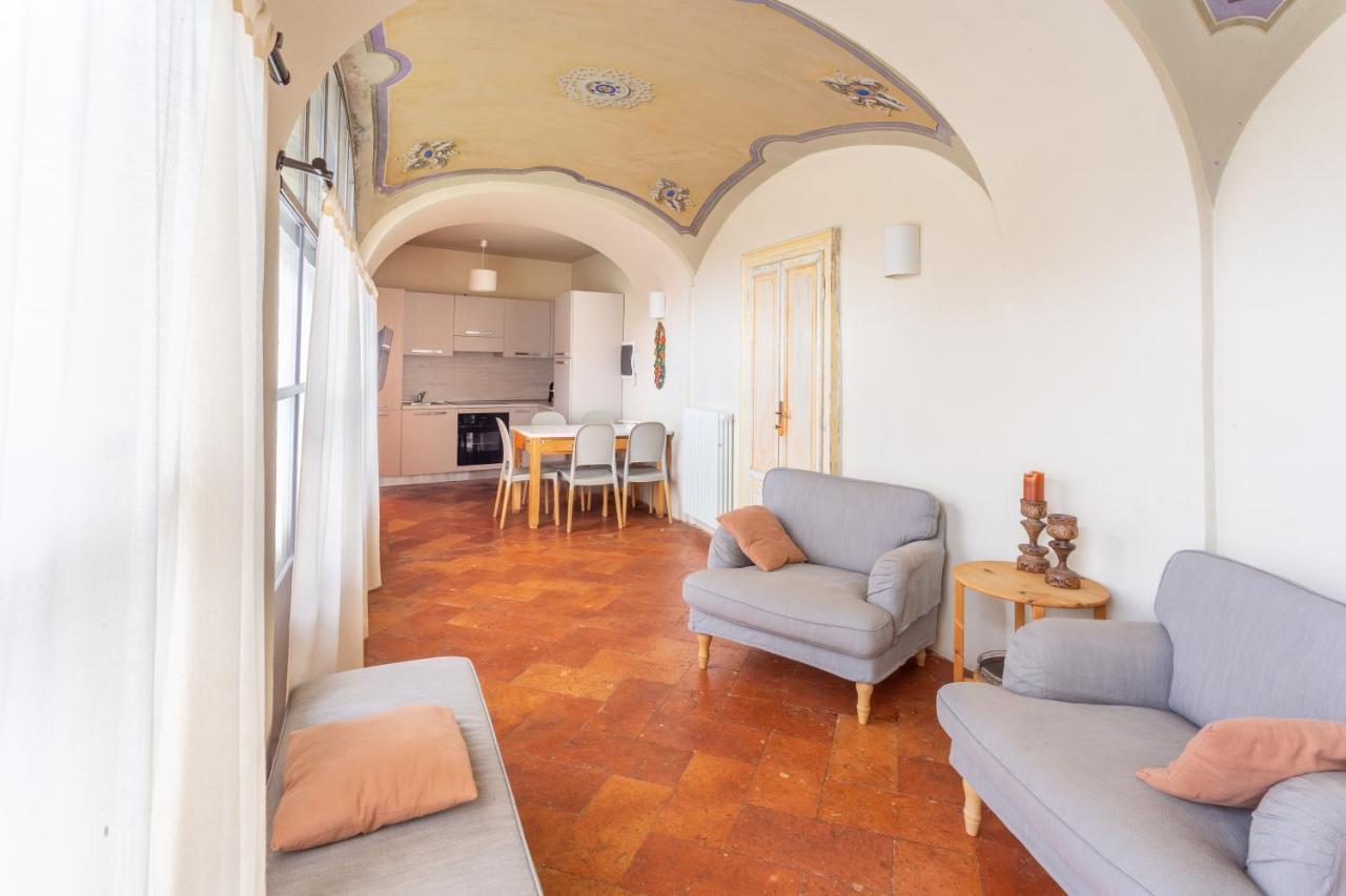 Palazzo Mia By Icasamia It Apartment Castello Cabiaglio Екстериор снимка