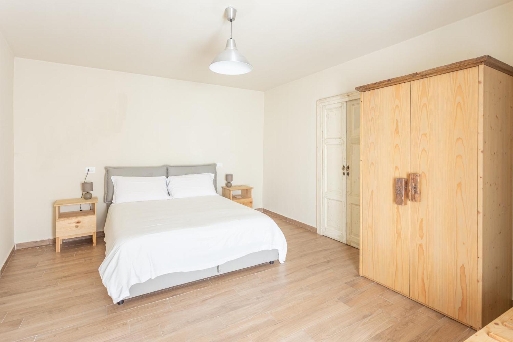 Palazzo Mia By Icasamia It Apartment Castello Cabiaglio Стая снимка